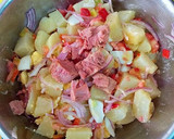 Foto del paso 11 de la receta: Ensalada básica de patatas con trozos de atún rojo en conservas