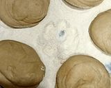 A picture of step 2 of Roti.