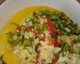 A picture of step 2 of Egg veggie paratha.