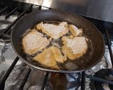 A picture of step 3 of Home made chicken panne.