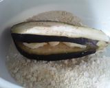 Foto del paso 2 de la receta: Berenjenas🍆rellenas de queso🧀con salsa estilo coreano🍚