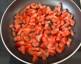 Φωτογραφία βήματος 1 της συνταγής 👩‍🍳Ντομάτες στο τηγάνι με ανθότυρο!💕