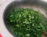 A picture of step 1 of Methi Besan sabji.