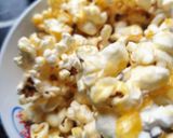 Foto langkah ke 3 dari resep Popcorn caramel.