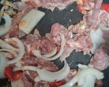 รูปขั้นตอนการทำที่ 2 ของ หมูผัดกะปิ