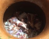 A picture of step 1 of Chinioti Mutton Kunna.