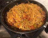 Une image de l'étape 5 de Spaghettis tricolores mozzarella di buffala,basilic et sauce tomate chorizo olives.