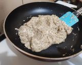 A picture of step 4 of Chicken stuffed bread.