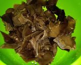 Foto langkah ke 1 dari resep Tumis jamur kuping/supa lemer(Sunda).