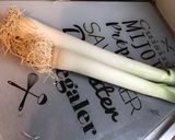Une image de l'étape 1 de Fondue de poireaux à la crème, origan et jus d'agneau.