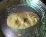 A picture of step 1 of Stuffed Green Peas Paratha.