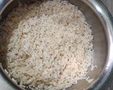 A picture of step 2 of Gur Gajar ke meethe chawal/ (Sweet Jaggery Carrot Rice pudding).