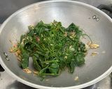 Foto langkah ke 5 dari resep Tumis Daun Pucuk Labu.
