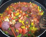 Foto del paso 3 de la receta: Tortiglioni con vegetales, chicharrón de camarón y salami