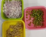 A picture of step 3 of Paneer onion paratha.