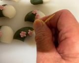 A picture of step 7 of Japanese Kawaii Kusa-Mochi.