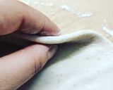 Foto del passaggio 5 della ricetta Instant pizza con lattughino, stracchino e semi di canapa
