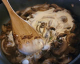 Foto del paso 5 de la receta: Pollo en Crema de Champiñones 🍄‍🟫 (Hongos)