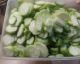 A picture of step 1 of Touri ki tarkari (sabji).