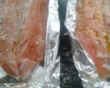 Foto del paso 1 de la receta: Trucha al horno bañada con crema de ajo y hojas de apio!