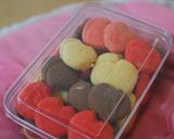 Foto langkah ke 5 dari resep Kue kering classic bentuk hati❤️💛🧡.