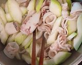 Hình bước làm 2 của món Canh bầu nấu mực