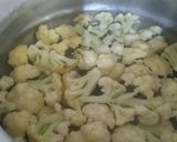 A picture of step 1 of Crispy Cauliflower Manchurian.