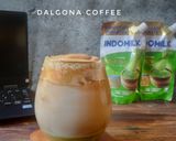 Foto langkah ke 4 dari resep Matcha Latte Dalgona Coffee.