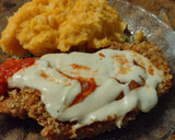 Foto del paso 9 de la receta: Milanesas de matambritos de cerdo a la napolitana, con puré de zapallo y papa 🤤✨