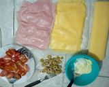 Foto del paso 1 de la receta: Arrollado de jamón y queso..y algo más
