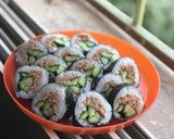 Foto langkah ke 4 dari resep Tuna Sushi.