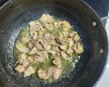 A picture of step 1 of Chicken cheese pasta with garlic bread.