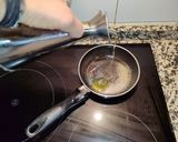 Foto del paso 2 de la receta Tortilla con patatas del guiso