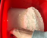 A picture of step 1 of Neapolitan pizza (including the dough).
