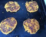 Une image de l'étape 9 de Galettes de carottes aux courgettes, herbes et emmental.