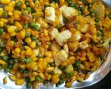 A picture of step 6 of Schezwan matar paneer corn masala.