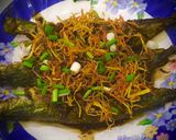 Hình bước làm 7 của món Cá chiên gừng nghệ rim nước tương (Malaysia)