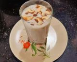 A picture of step 3 of Apple and banana smoothie.
