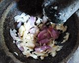 รูปขั้นตอนการทำที่ 1 ของ หมูสับผัดไข่ ใบชะพลู