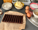 Foto del paso 1 de la receta: Brownie de chocolate y avellana sin lactosa con escamas de sal y chispas de chocolate 🍫