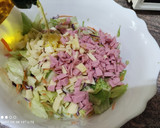 Foto del paso 2 de la receta: Ensalada de lechuga mortadela y queso en 5 minutos