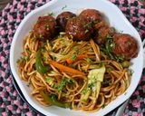 शेजवान नूडल्स विथ मंचूरियन (Schezwan noodles with manchurian recipe in Hindi) रेसिपी चरण 12 फोटो