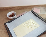 Foto del paso 1 de la receta: Empanada de hojaldre con queso rulo y dátiles