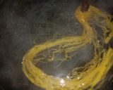 รูปขั้นตอนการทำที่ 6 ของ ขนมฝอยทอง | Sweet Egg Floss (Thai Dessert)
