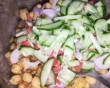 A picture of step 4 of Khatti meethi chana chaat.