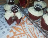 A picture of step 9 of Red Velvet çhoçolate inside Cupcakes with cream cheese frosting.