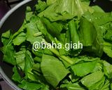 Foto langkah ke 3 dari resep Tumis Sawi Wortel Telur Sosis.