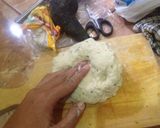 Foto langkah ke 4 dari resep Kue bawang tanpa telur.