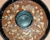 عکس مرحله 6 از دستور کیک شکلاتی گردویی
