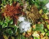 A picture of step 3 of Bhogi bhaji.